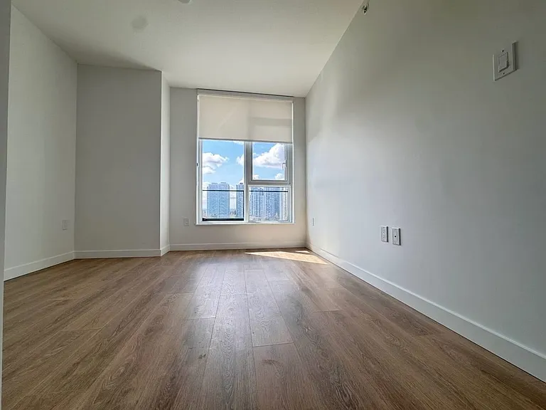 13738 Central Ave — Photo 11