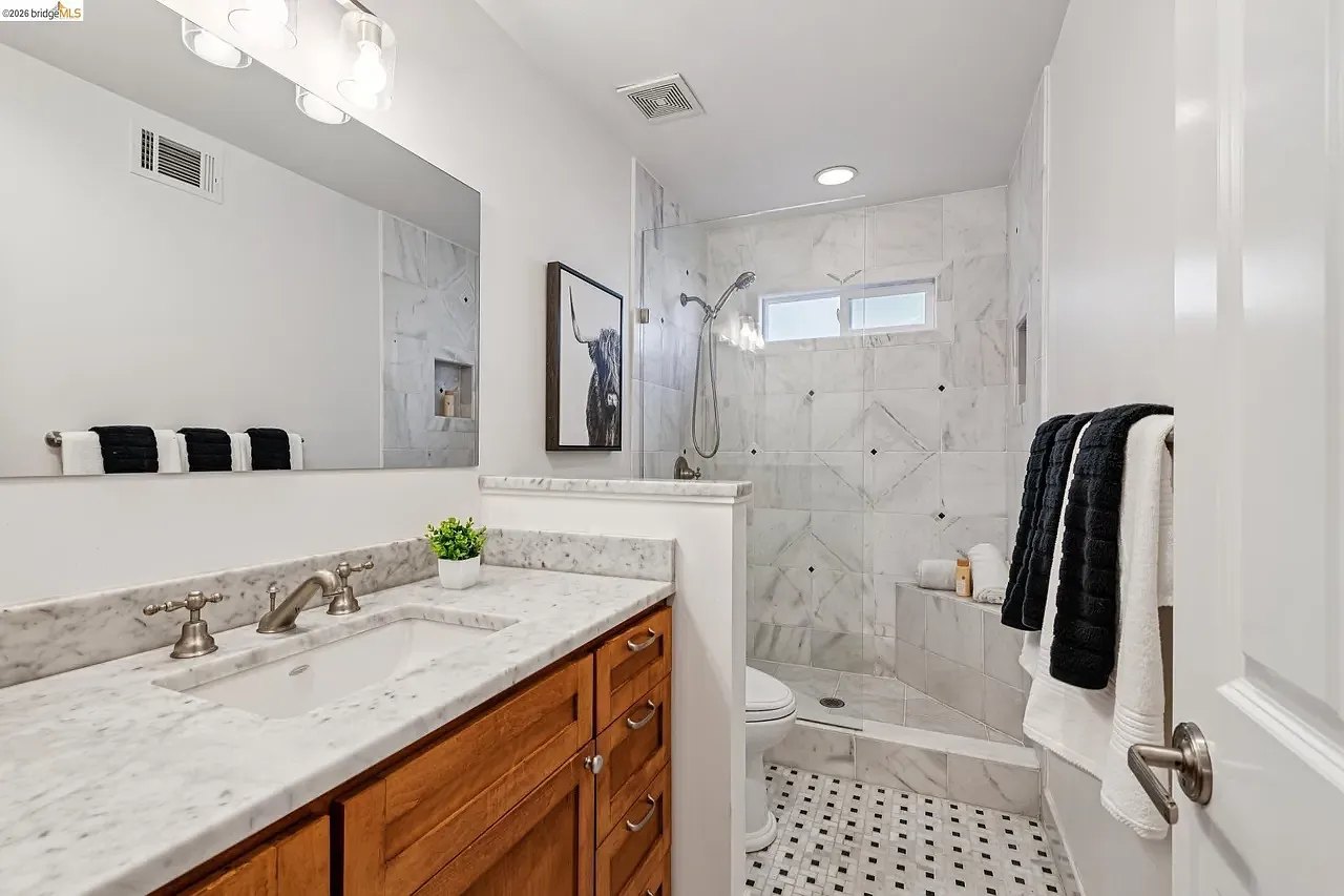 2 bed, 1379 sqft, $5,000 — Photo 3