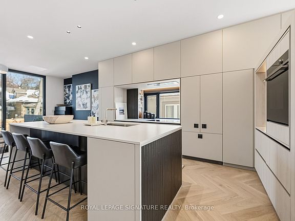 4th image of 22 Duart Park Rd