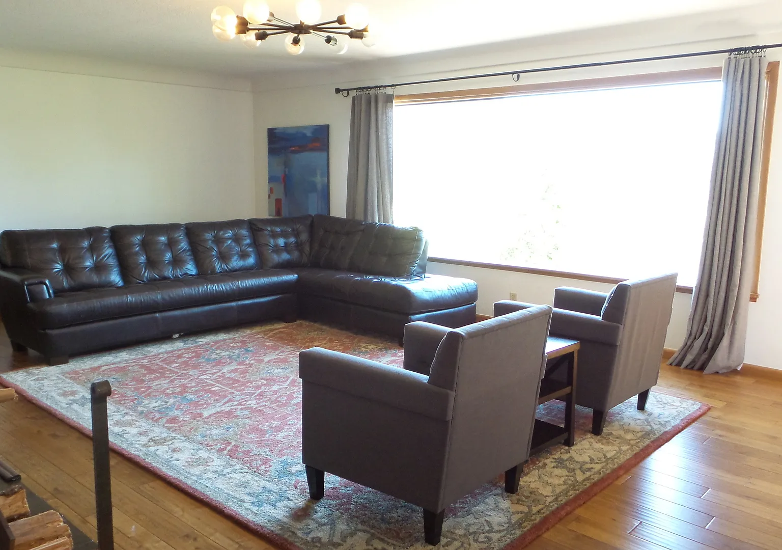 Furnished 4BR Home for Rent in Hood River — Photo 3