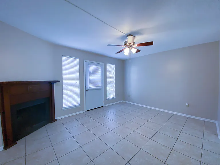 2236B3 Perkins Rd — Photo 4