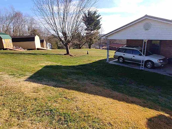 4th image of 4747 Fuller Dr