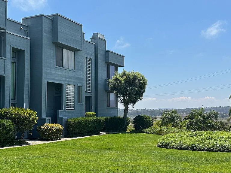 821 America Way — Photo 1