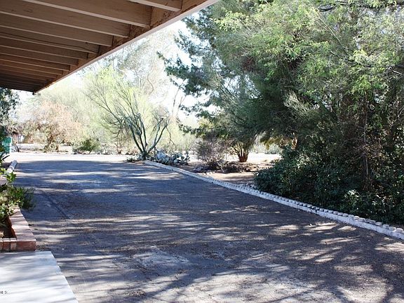4th image of 726 W Comobabi Dr