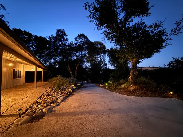 384 Crazy Horse Canyon Rd, Salinas, CA 93907