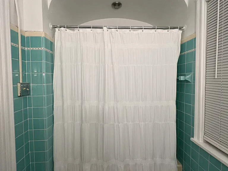 644 Wayne Ave #2 — Photo 8