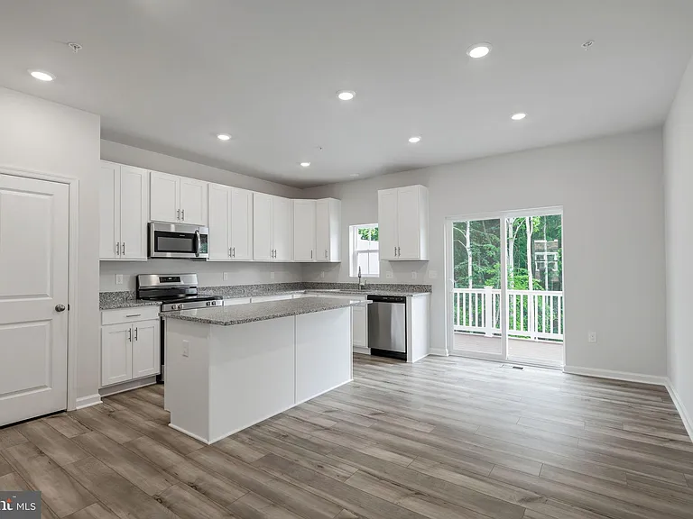 5616 Ludlow Pl — Photo 16
