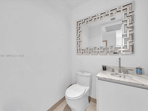 3rd image of 2831 S Bayshore Dr #501