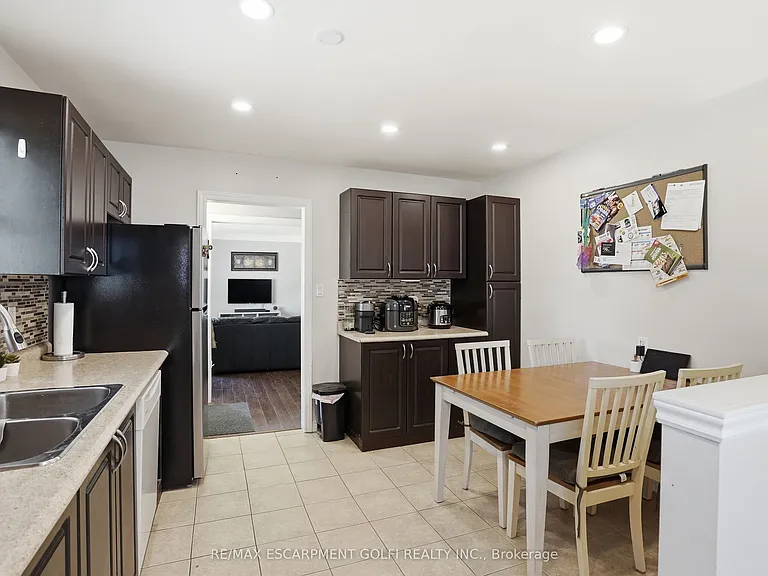 1318 Fisher Ave — Photo 6