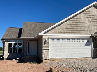 3306 Ridgecrest Ln, Kaukauna, WI 54130