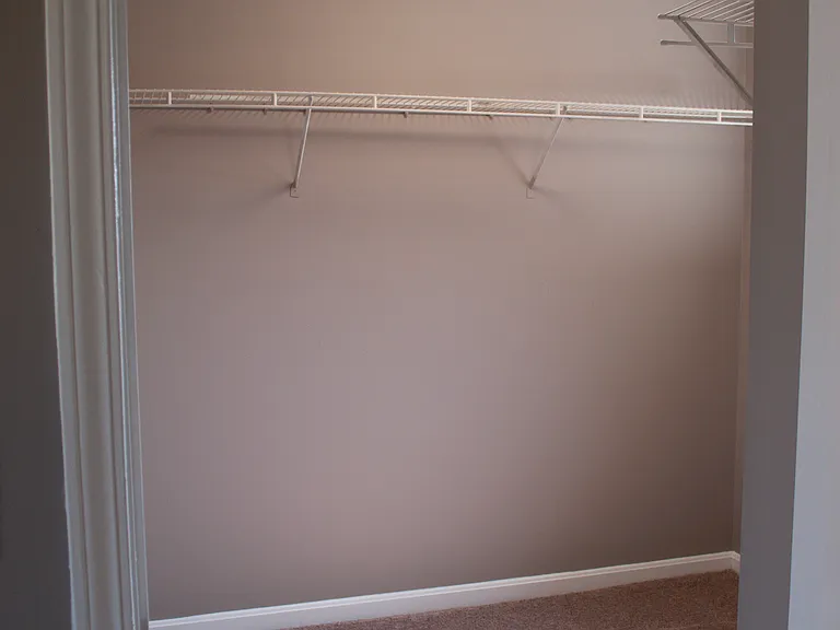 Lakeview — Photo 12
