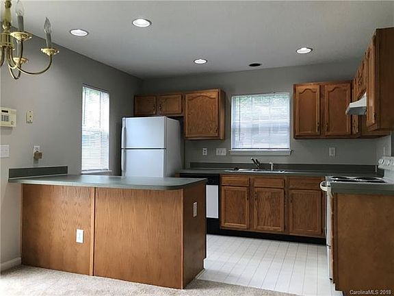 5th image of 3019 Summercroft Ln