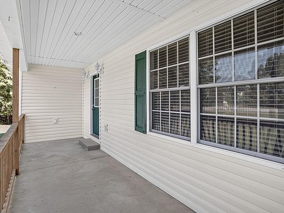3rd image of 6576 Blue Springs Rd