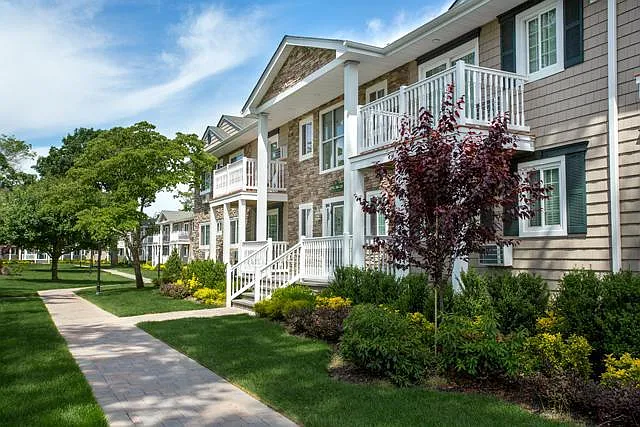 Fairfield Creekside At Patchogue Village — Photo 2