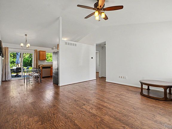 4th image of 2383 E Maple Rd
