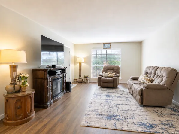 7500 Callaghan Rd #196, San Antonio, TX 78229