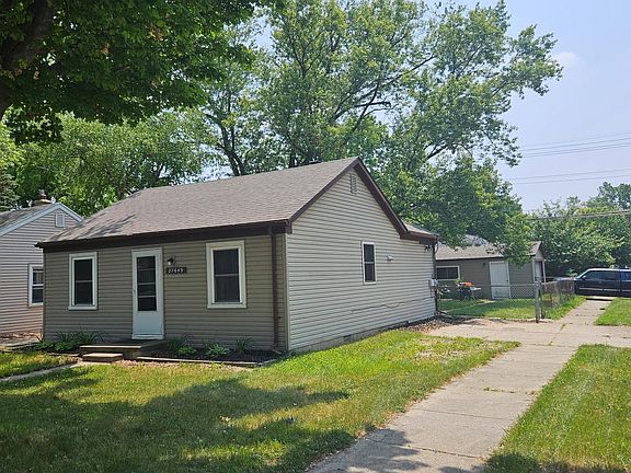 2nd image of 27649 Long St