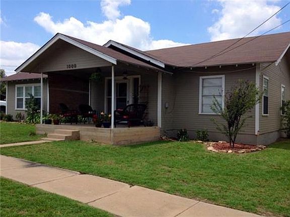 2nd image of 1000 W Liveoak St