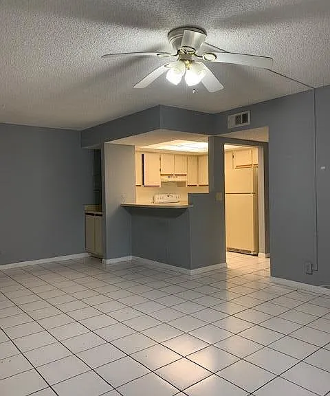 1565 SE Royal Green Cir #108 — Photo 3