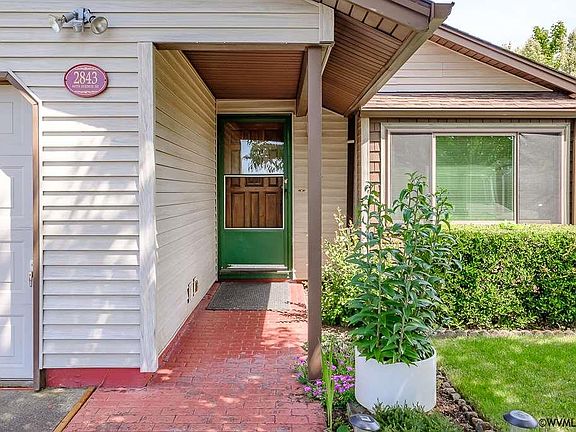 5th image of 2843 44th Ave SE
