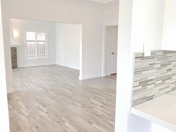 5th image of 1118 S Shenandoah St #1