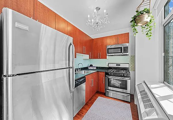 3rd image of 100 John St APT 1607