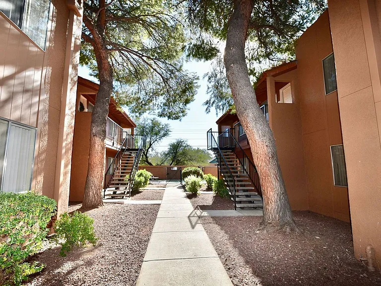 Acacia Gardens — Photo 38