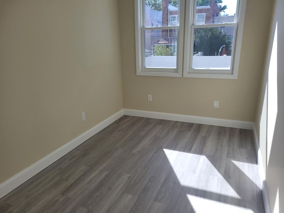 1st image of 111 Rockaway Blvd #2