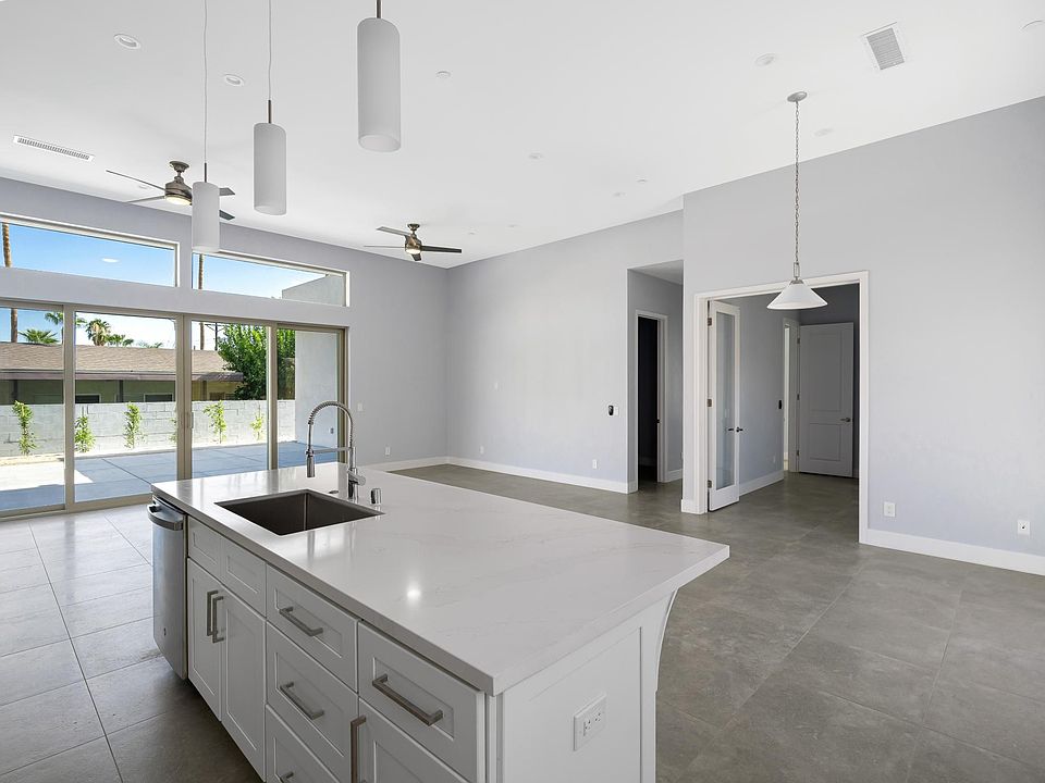 1st image of 52530 Avenida Martinez