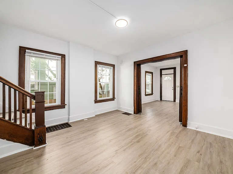 2245 Summit St #2 — Photo 6