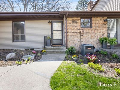 2580 Knightsbridge Rd SE, Grand Rapids, MI, 49546