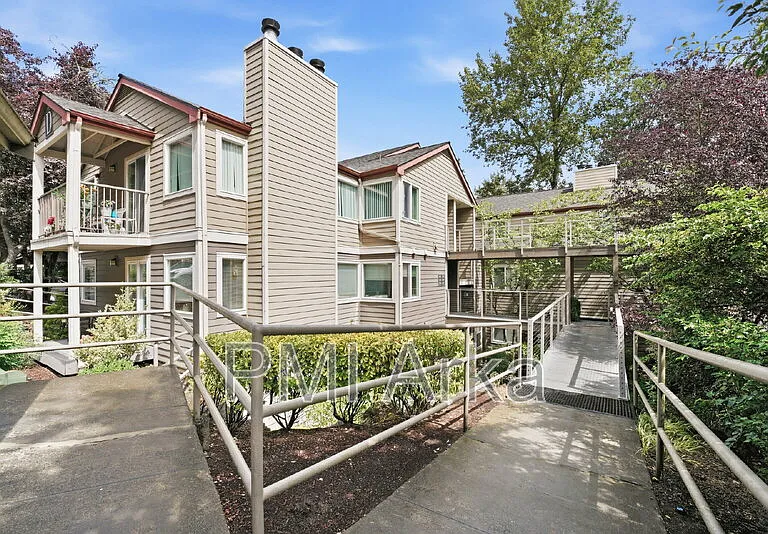 700 Front St S #D203 — Photo 14