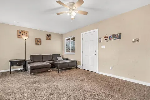 389 Sunnyside Cir — Photo 11