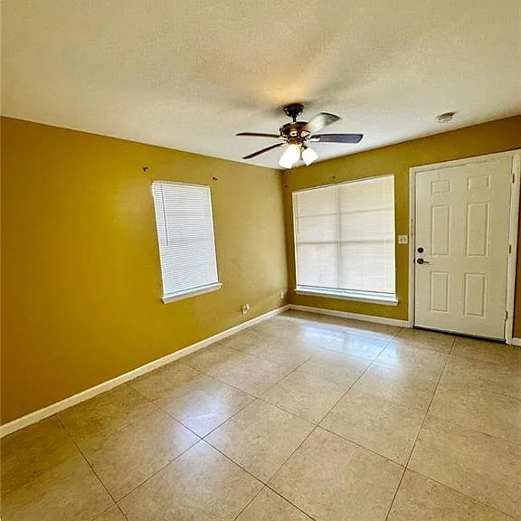 823 S 17th Ave — Photo 13