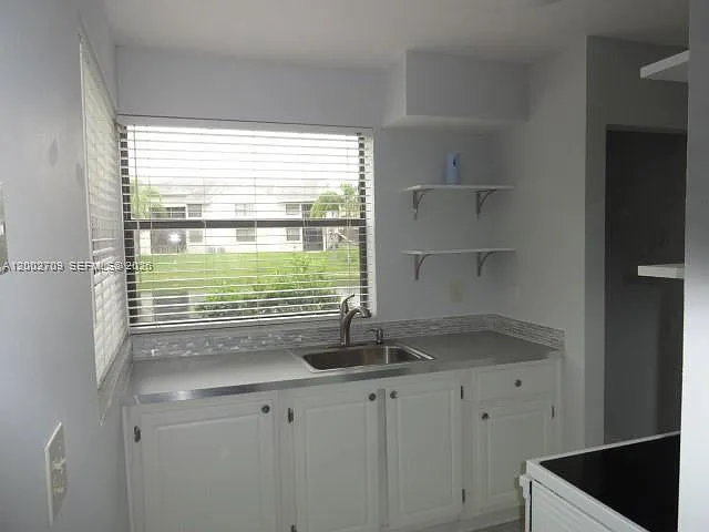 Building Photo - 1190 Washington Cir #1190J