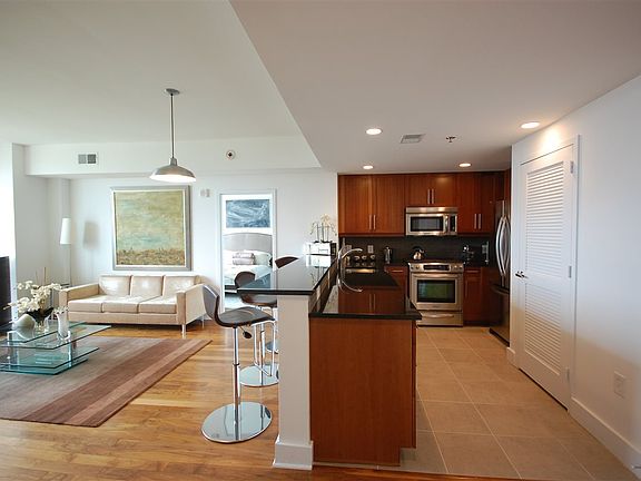 2nd image of 800 Jackson St APT 907