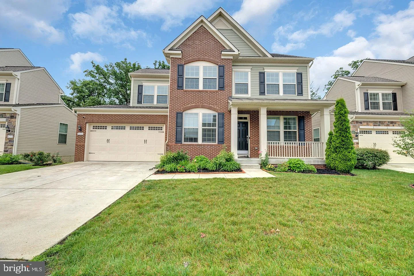 6 bed, 3.5 bath, 3645 sqft, $5,100 — Photo 2
