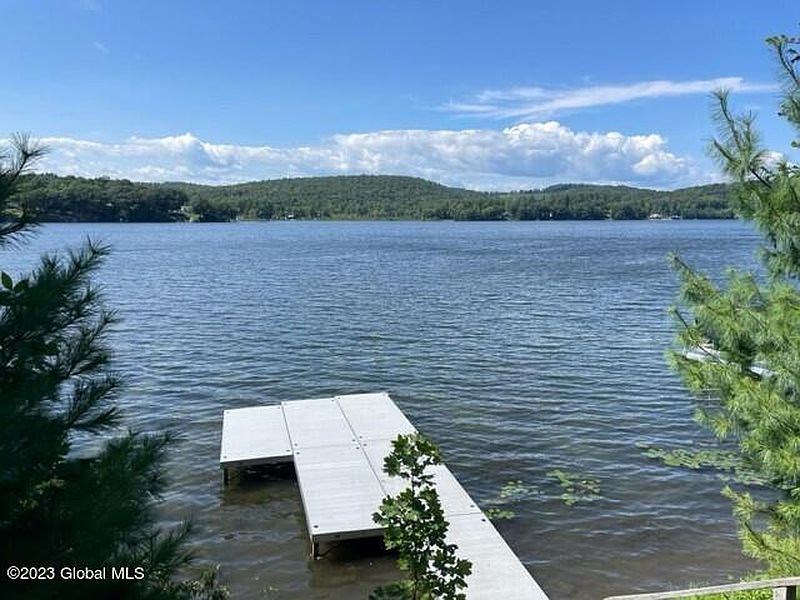 3rd image of 390 East Lake Road