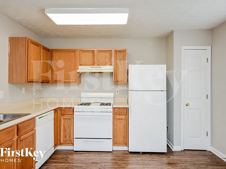 345 Lakeside Cir — Photo 8