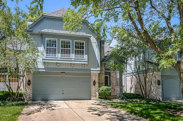 602 Marseilles Cir photo 1