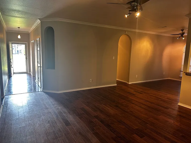 1809 Estates Dr — Photo 4