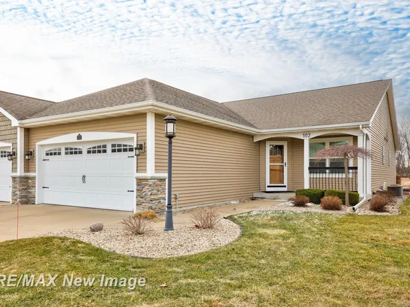 102 Tuscany Cir, Saginaw, MI 48603