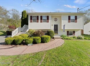 16 Arlington St, Glens Falls, NY 12801