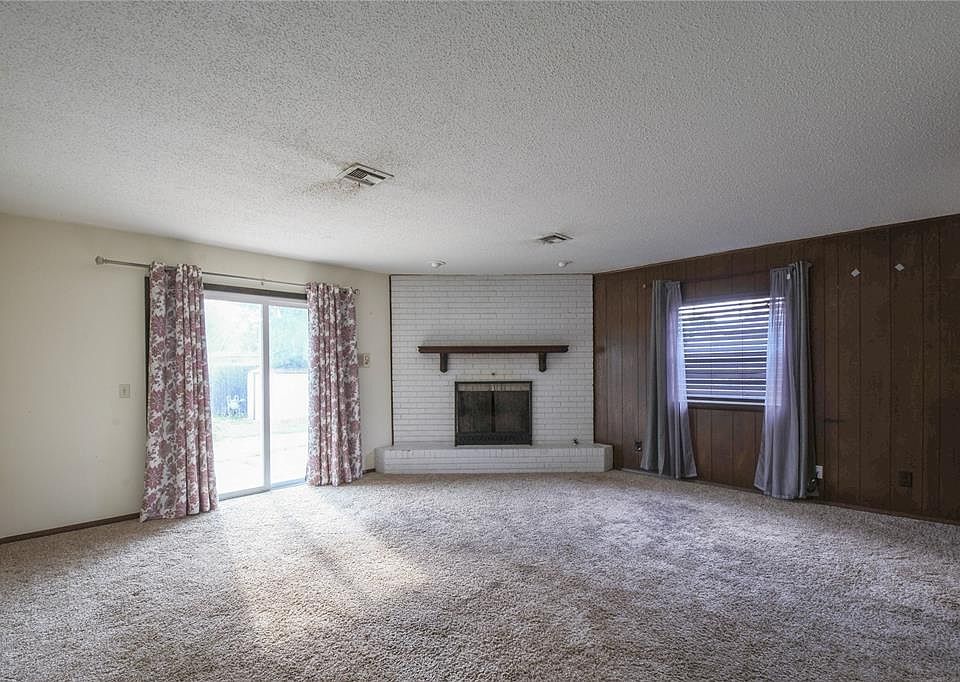 1st image of 3005 N Shannon Ave