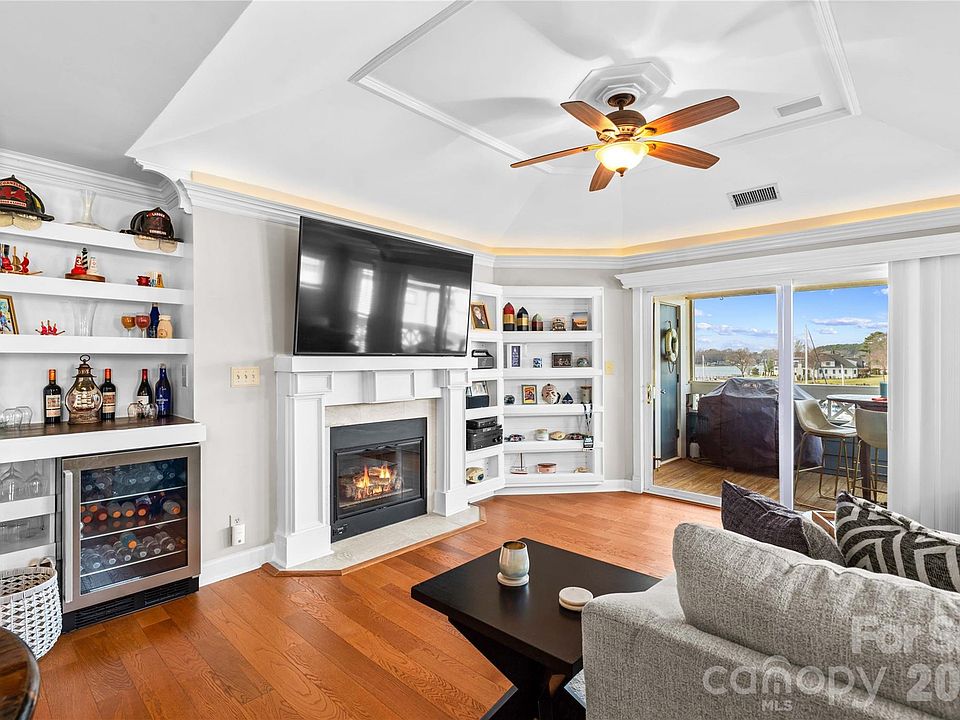 1st image of 18797 Vineyard Point Ln