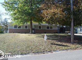 1003 North Ln, Oskaloosa, IA 52577
