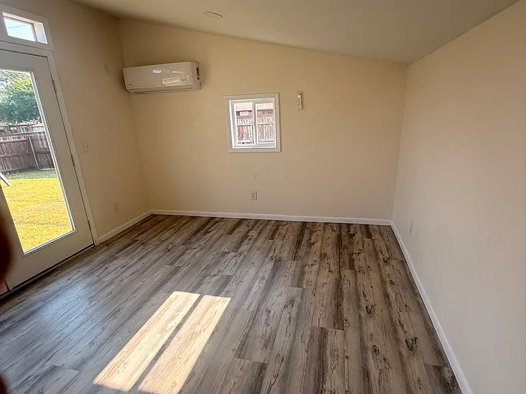 5007 Cy Young Dr — Photo 22