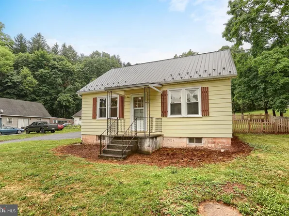 2731 Fishing Creek Valley Rd, Harrisburg, PA 17112
