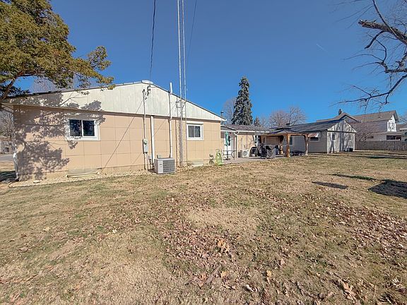5th image of 303 E Clare Ave