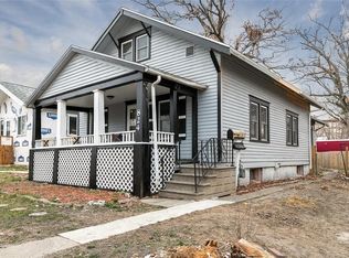 824 Oakland Rd NE, Cedar Rapids, IA 52402